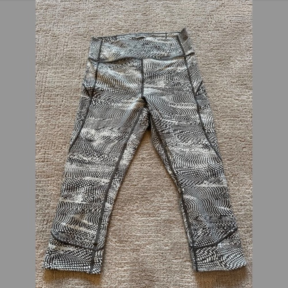 Lululemon align capri NWOT